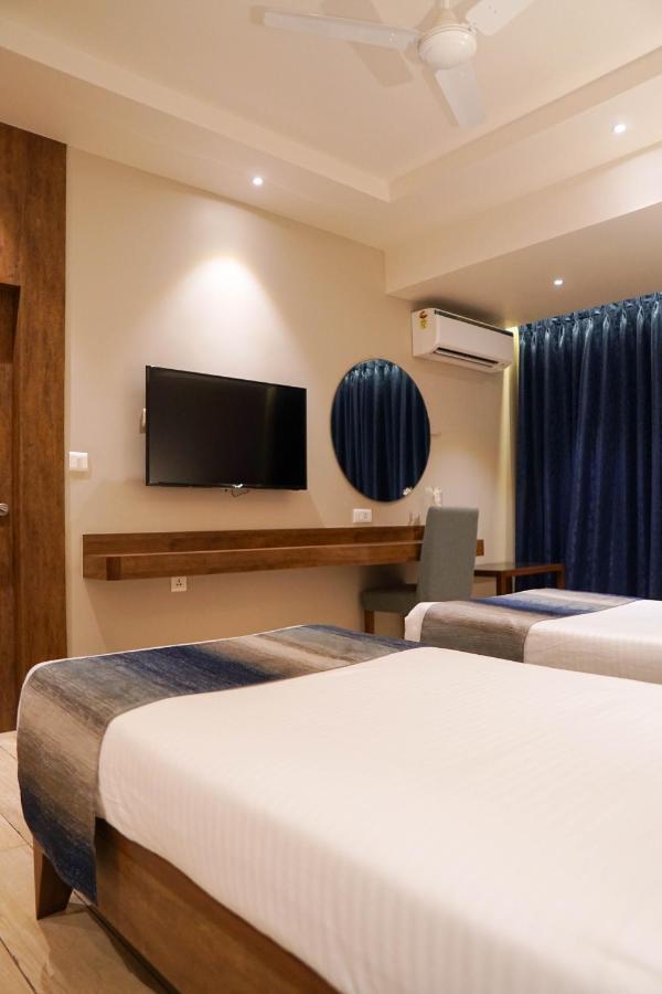 Cosmique Clarks Inn Suites Goa Madgaon Extérieur photo