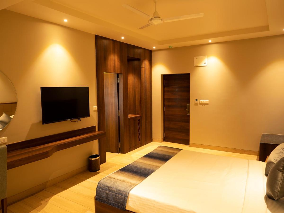 Cosmique Clarks Inn Suites Goa Madgaon Extérieur photo